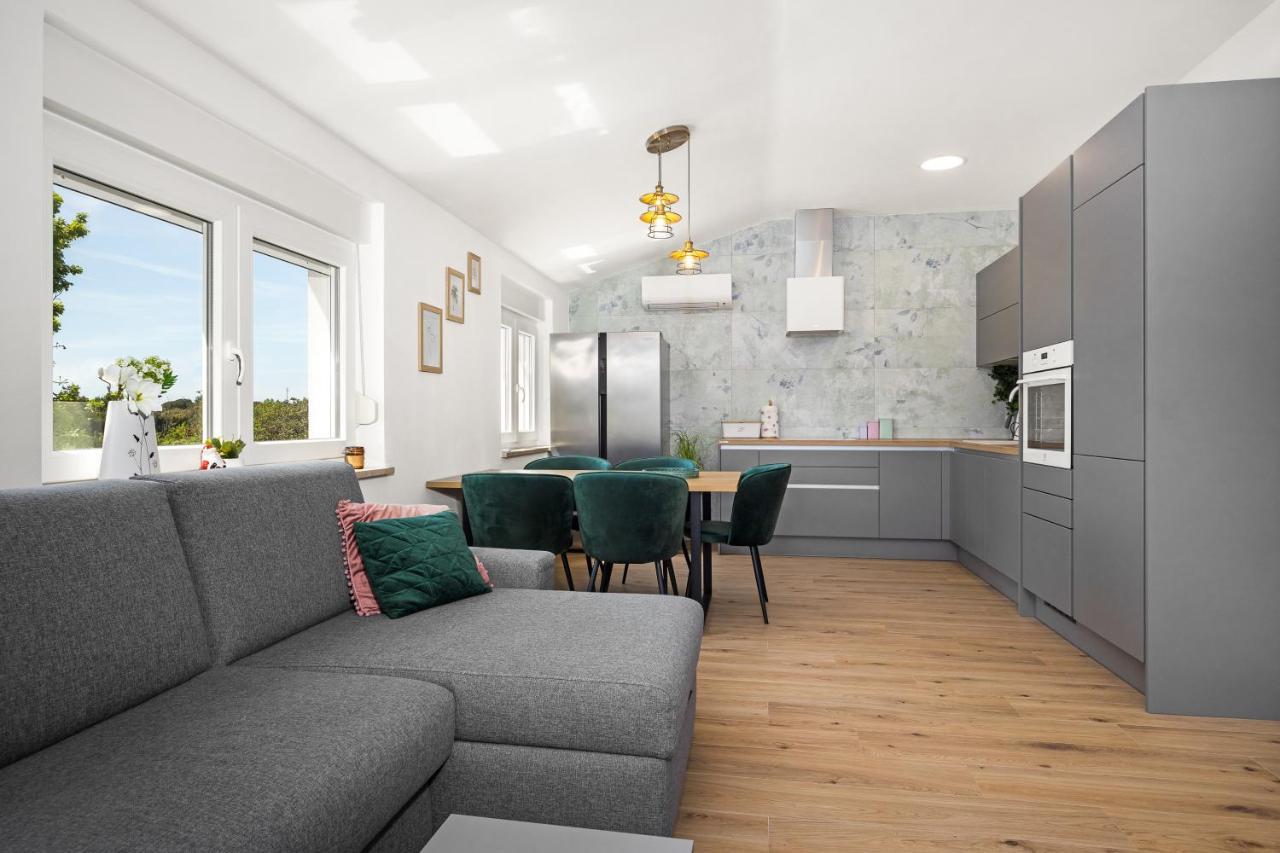 Luxury Lotus&lovor Apartment