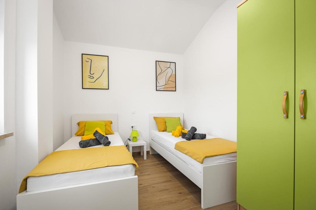 Luxury Lotus&lovor Apartment