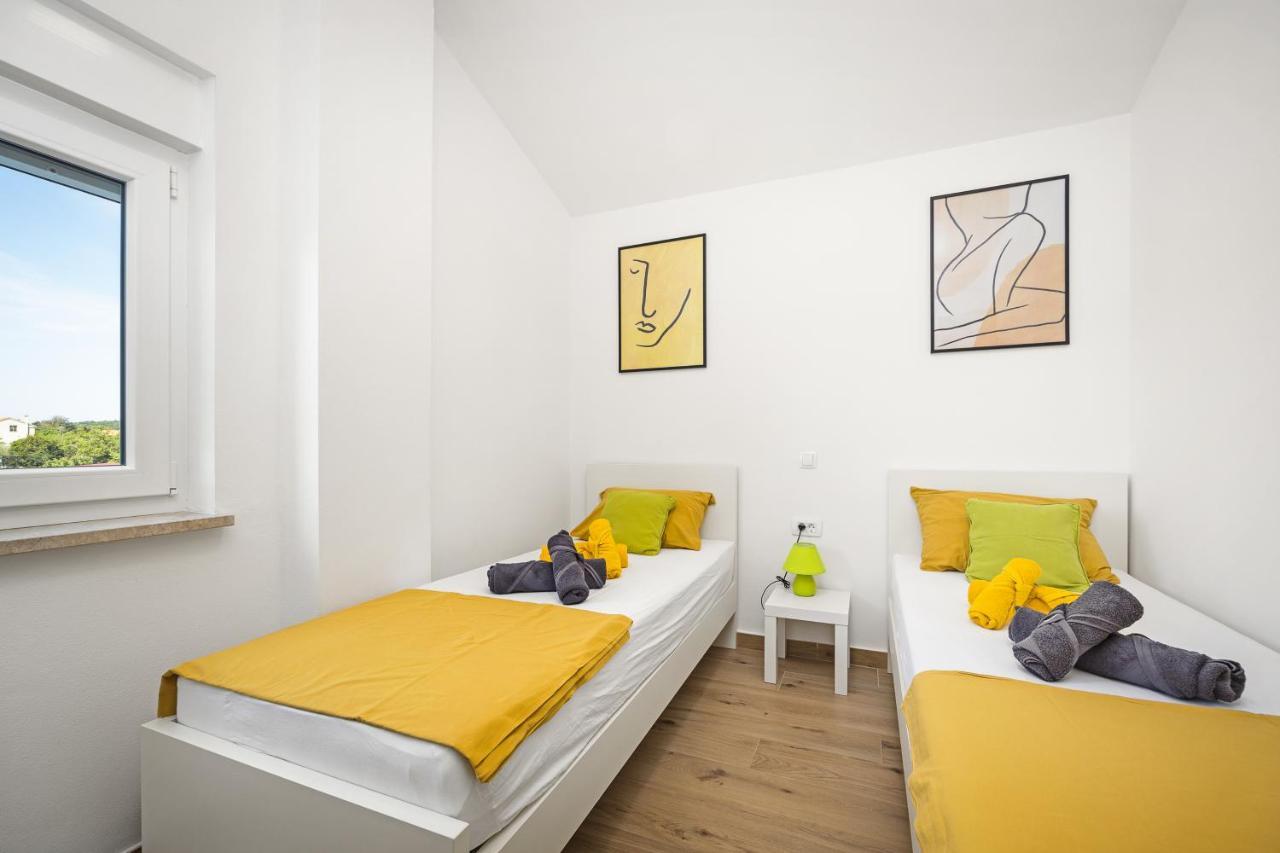 Luxury Lotus&lovor Apartment *